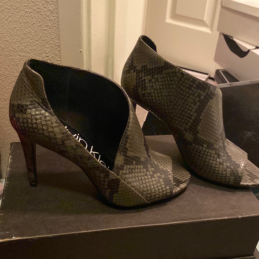 Green Snakes Print Shootie Gem